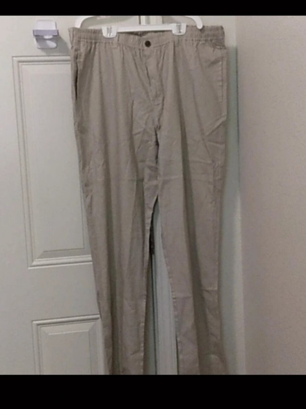 Men's Classic Straight-Leg Linen Chinos in Light Beige# measurements In Picture